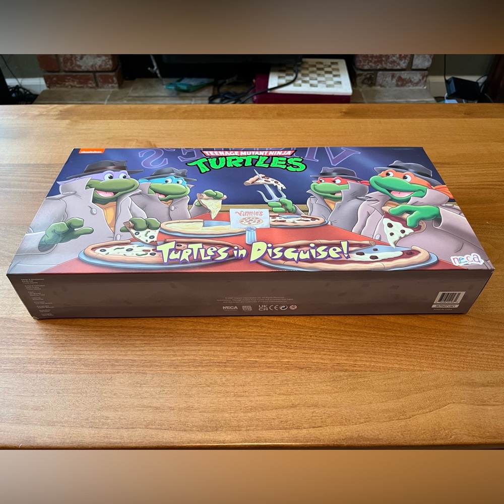 TMNT Turtles in Disguise - Picture 5 of 8